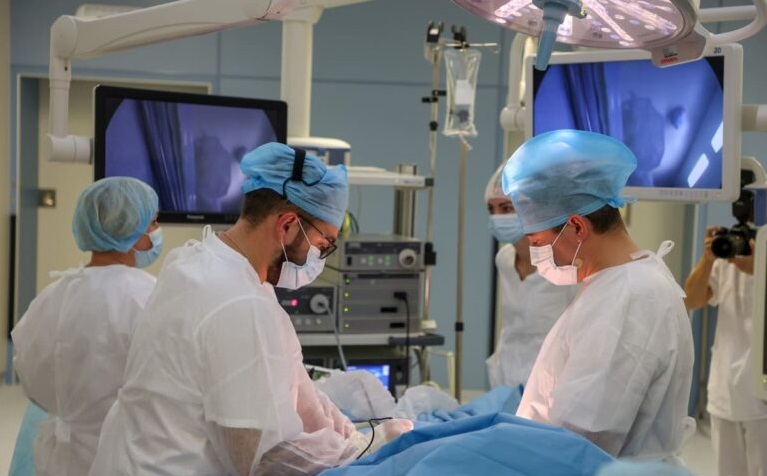 Пинские врачи освоили современный хирургический метод борьбы с инсультом